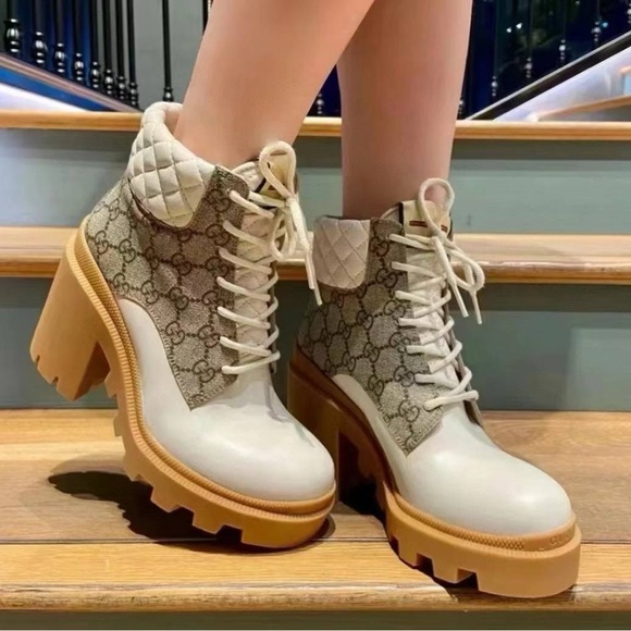 New GUCCI boots GG Supreme Monogram Nappa Quilted Lace Up Ankle Boots 39 White - Picture 4 of 8